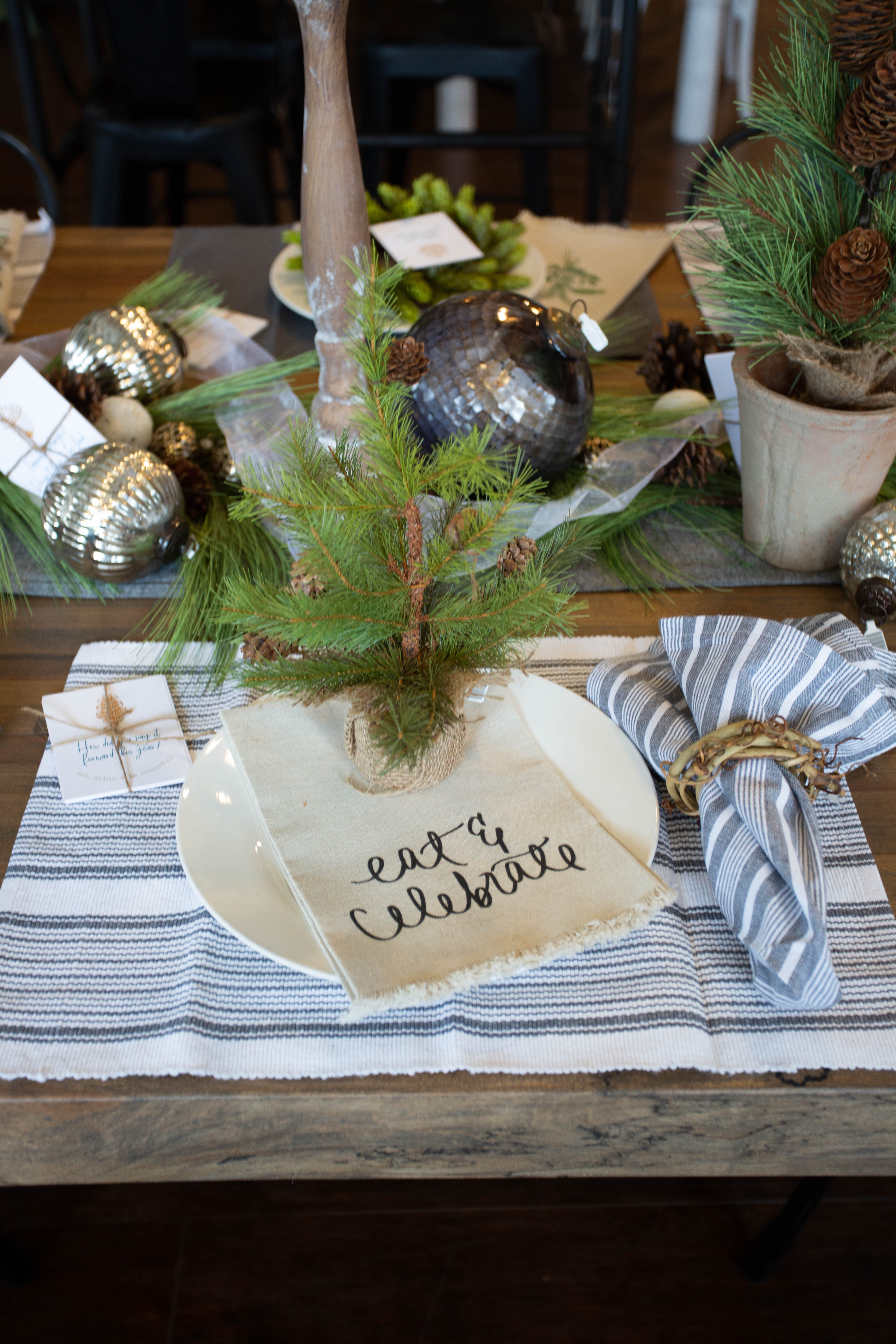 how to create the perfect holiday table setting
