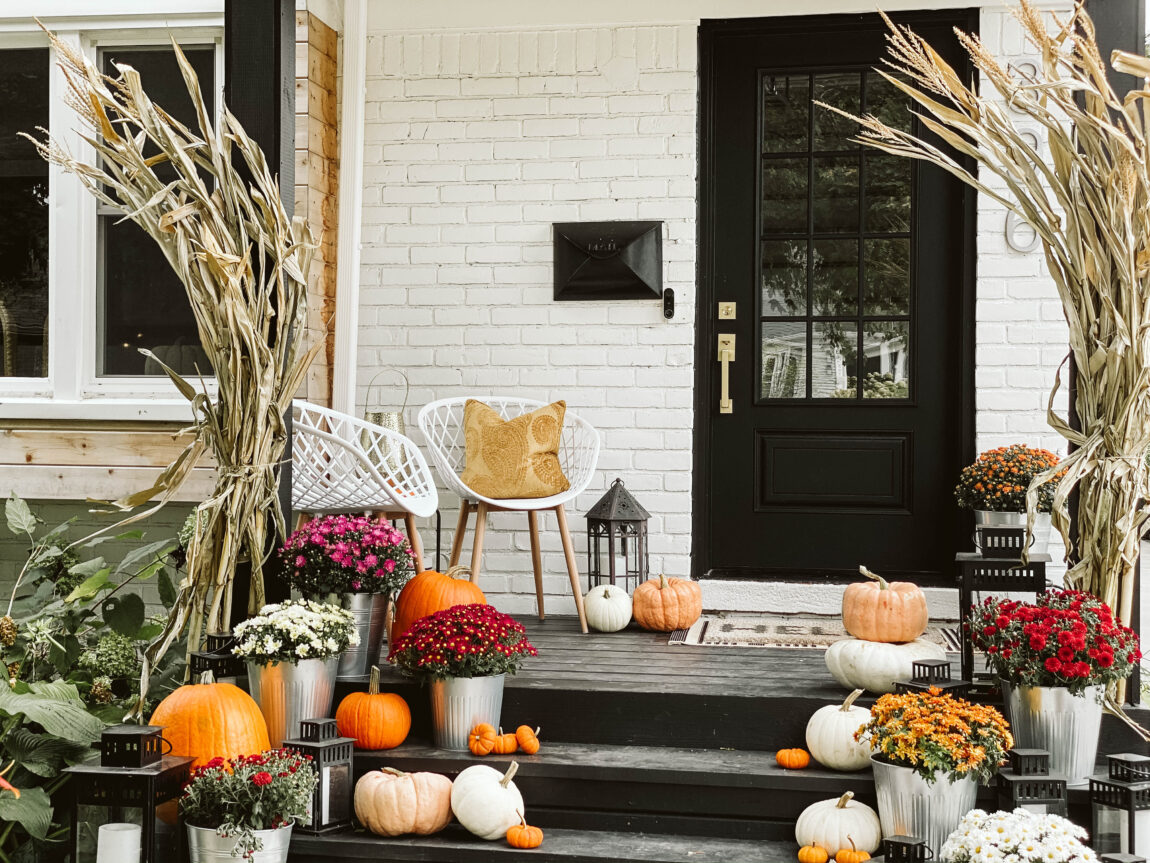 HOW TO TRANSITION YOUR FALL FRONT PORCH - CLARK + ALDINE